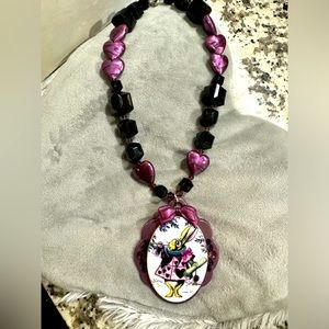 ❤️♣️Brand New (Never worn) Tarina Tarantino **Alice in Wonderland** Necklace♠️♥️